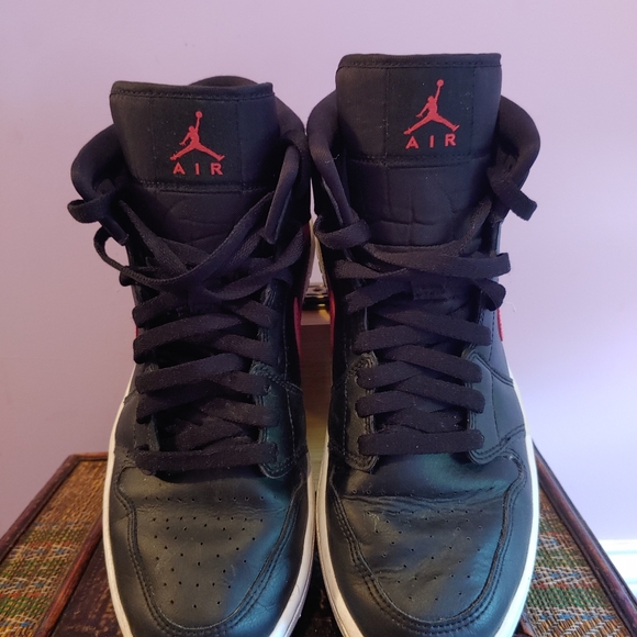 Nike Jordan's - Picture 4 of 10
